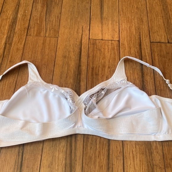 Glamorise White Wireless 54DD Bra - Picture 8 of 11
